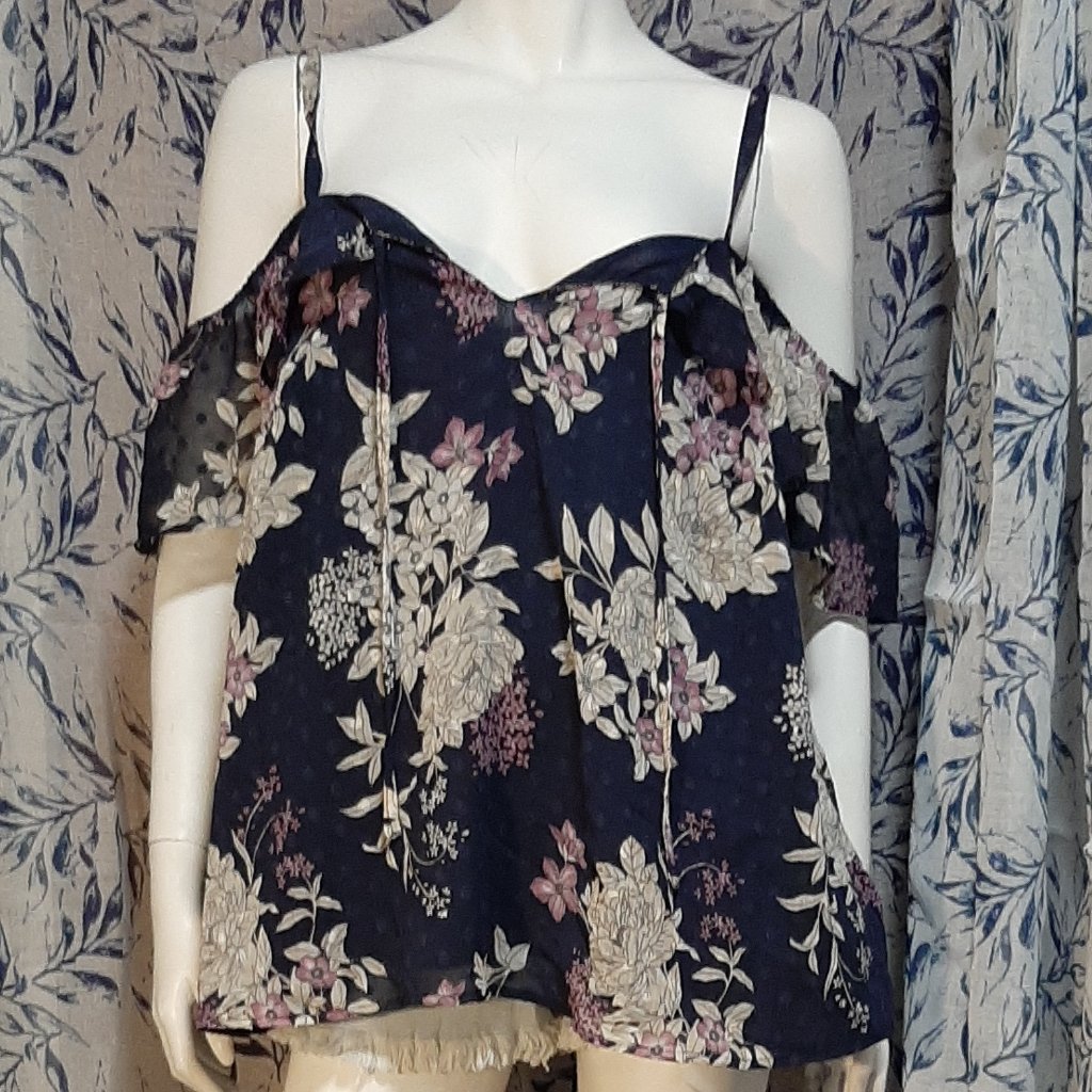 Nwt Torrid Off The Shoulder Flower Top Size 0